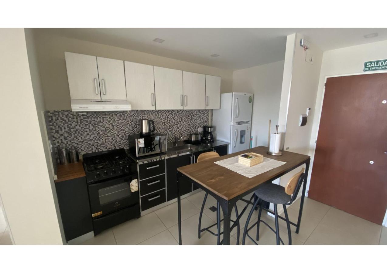 Gray Fox Apartments San Martin อูซัวยา ภายนอก รูปภาพ